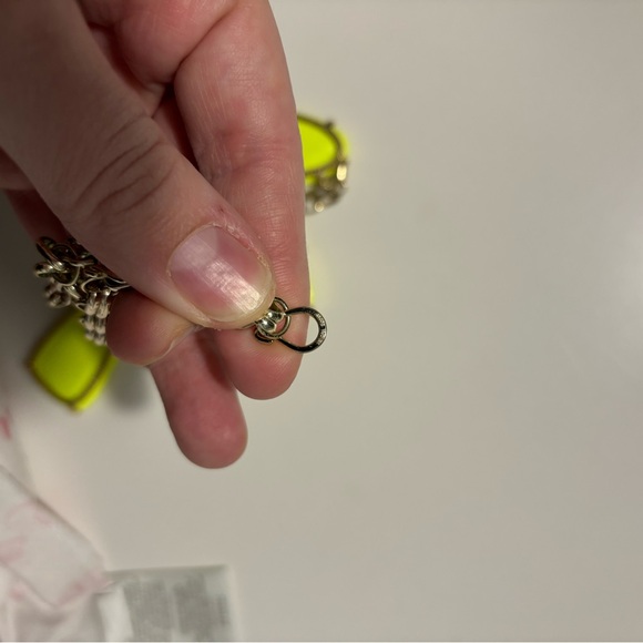 Kendra Scott Vibrant Yellow Necklace - Picture 2 of 2